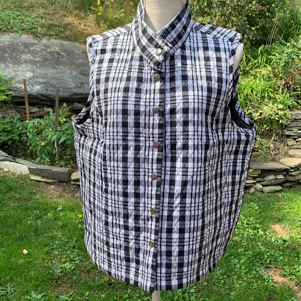 Baxter & Wells Black plaid vest Size XL